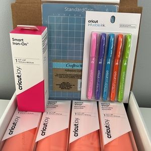 Cricut lot: includes joy smart vinyl, smart iron on, infusible ink markers & Mat
